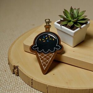 🦄 Portland Leather Ice Cream Cone Keychain in Grizzly!
